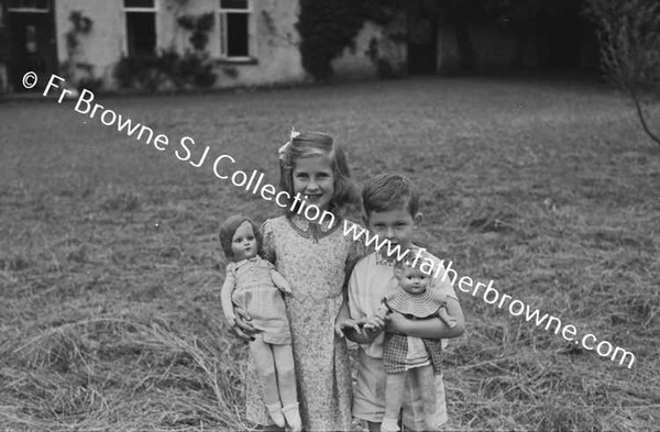 ANN & IAN CAMERON AT CASTLECONNELL